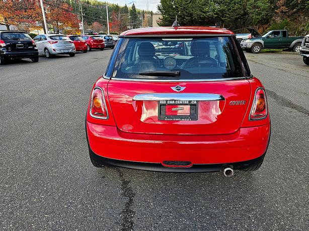 2010 Mini  Cooper Hardtop image 5