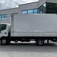 2018 Hino 195 16 Foot Cube Van with Power Tailgate thumbnail image 5