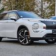 2023 Mitsubishi Outlander GT Premium S-AWC thumbnail image 3