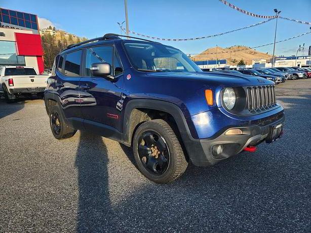2018 Jeep Renegade Trailhawk image 2