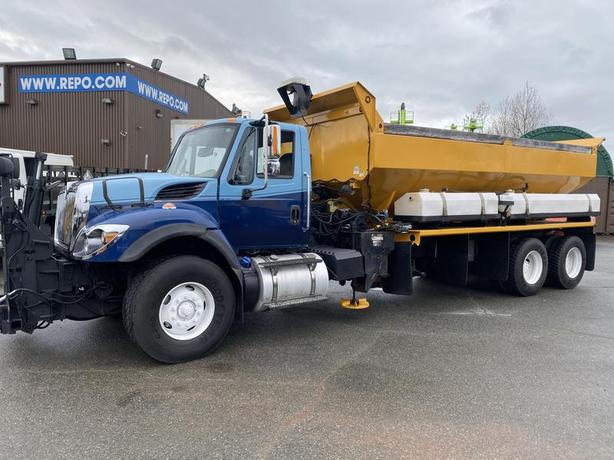 2016 International 7400 Plow Dump Truck with Air Brakes Diesel image 3