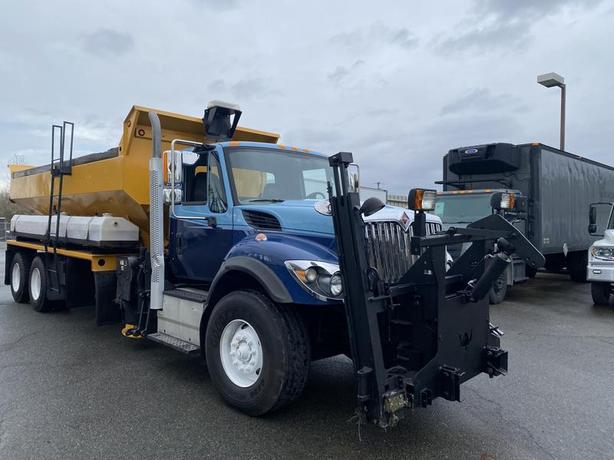 2016 International 7400 Plow Dump Truck with Air Brakes Diesel image 8