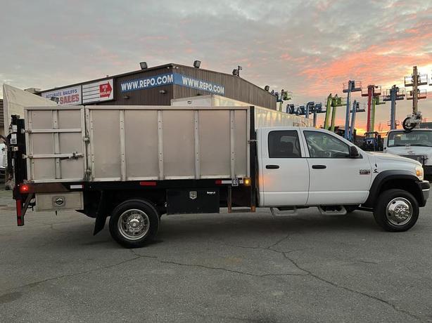 2008 Dodge Ram 5500 Quad Cab 2WD 14 Foot Flat Deck Diesel With Power Tailgate image 6
