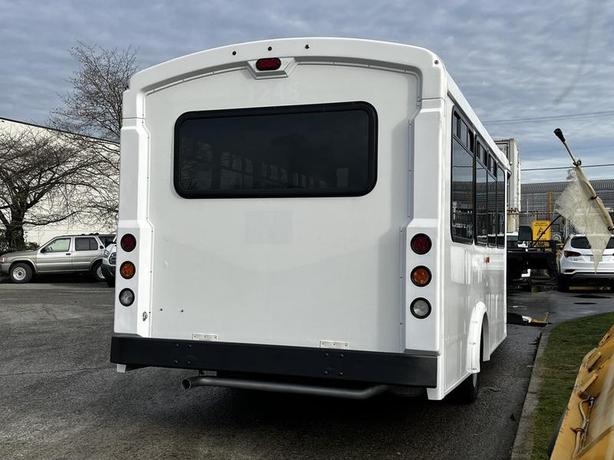 2017 Chevrolet Express G4500 22 Passenger Bus With Wheelchair Ramp Off Road Use  image 6