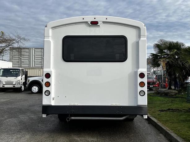 2017 Chevrolet Express G4500 22 Passenger Bus With Wheelchair Ramp Off Road Use  image 7