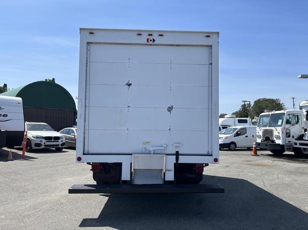 2008 Ford F-450 SD 12 Foot Cube Van 2WD Diesel Rear Shelving work area image 4