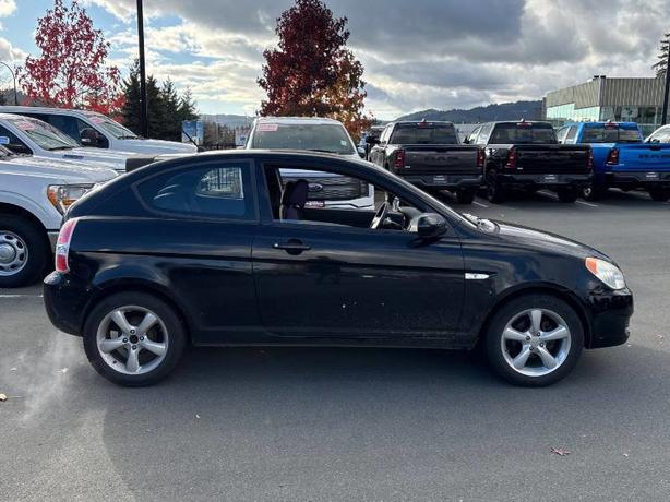 2010 Hyundai Accent | Cruise Control! image 4