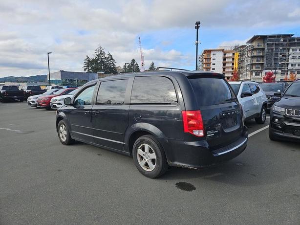 2012 Dodge Grand Caravan SXT | No Reported Accidents | Stow n Go! image 4