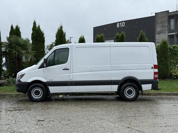 2016 Mercedes-Benz Sprinter 2500 Cargo Van Diesel image 5