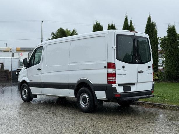 2016 Mercedes-Benz Sprinter 2500 Cargo Van Diesel image 6