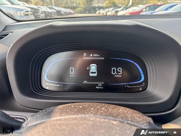 2025 Hyundai Venue Preferred LANE KEEP ASSIST! HEATED SEATS! BACKUP CAMERA! image 7