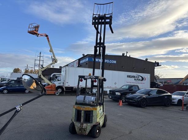 2000 Clark GPS 15 3 stage ForkLift Propane (Actual Year is unconfirmed ) image 4