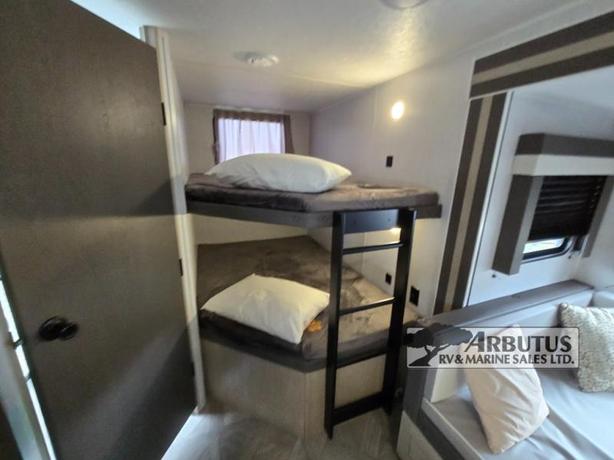 Used 2023 Forest River RV Wildwood X-Lite 240BHXL image 5