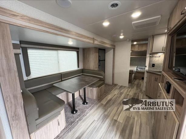 Used 2022 Winnebago Industries Towables Minnie 2327TB image 5