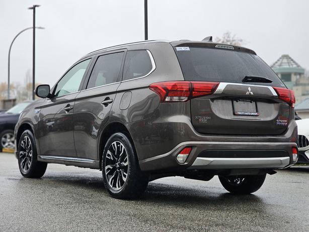2018 Mitsubishi Outlander PHEV SE Touring - Sunroof, Leather, Heated Steering image 7