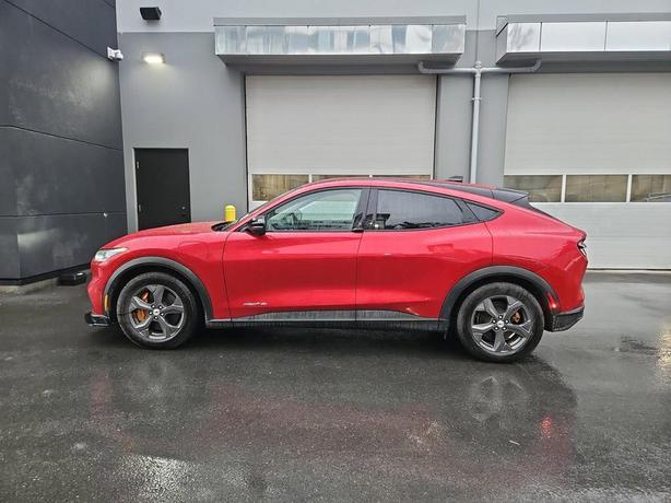 2023 Ford Mustang Mach-E Select AWD | No Reported Accidents | Low KM! image 3