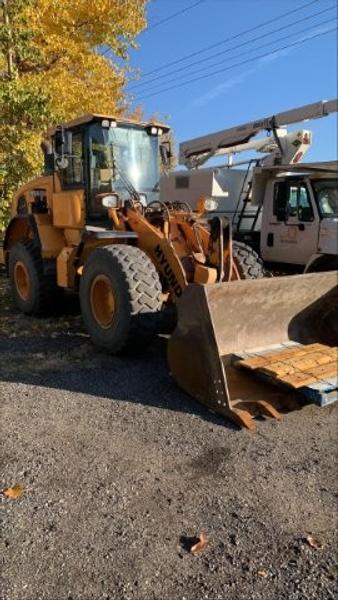2016 Hyundai HL940 Front End Loader Diesel (8,952 Hours) display photo