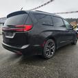 2023 Chrysler Pacifica Touring L | Power Sunroof | Remote Start | Heated Seats & thumbnail image 3
