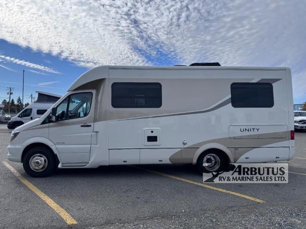 Used 2017 Leisure Travel Unity 24TB image 4