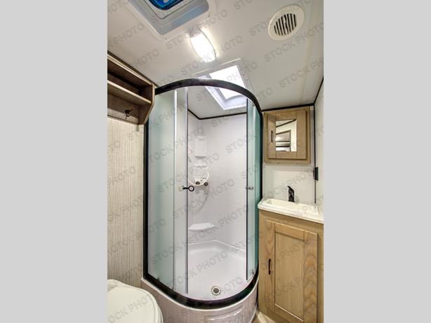 Used 2022 Cruiser Shadow Cruiser 225RBS image 6