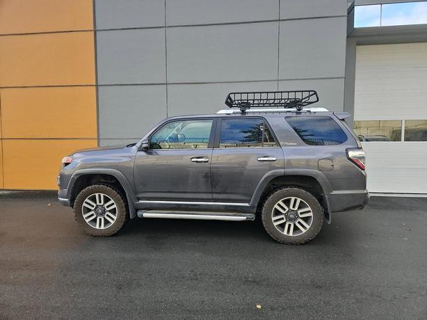 2018 Toyota 4Runner 4WD | One Owner! image 3