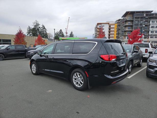 2025 Chrysler Grand Caravan SXT | One Owner | No Accidents! image 4