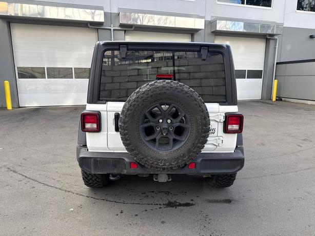 2024 Jeep Wrangler Willys 4 Door 4x4 | Remote Start | Heated Seats! image 5