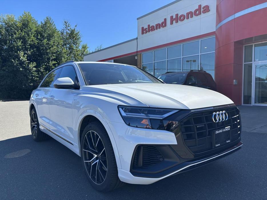 2021 Audi Q8 Progressiv display photo