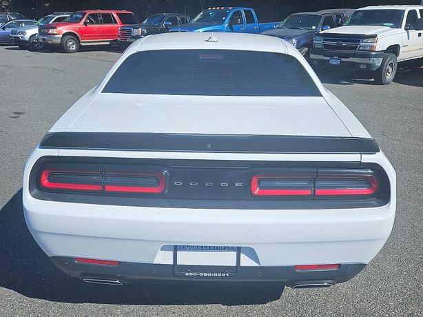 2019 Dodge  Challenger SXT Plus image 4