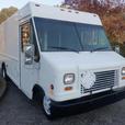2006 Ford Econoline E-450 Utilimaster 16 Foot Cargo Step Van with Rear Shelving thumbnail image 4