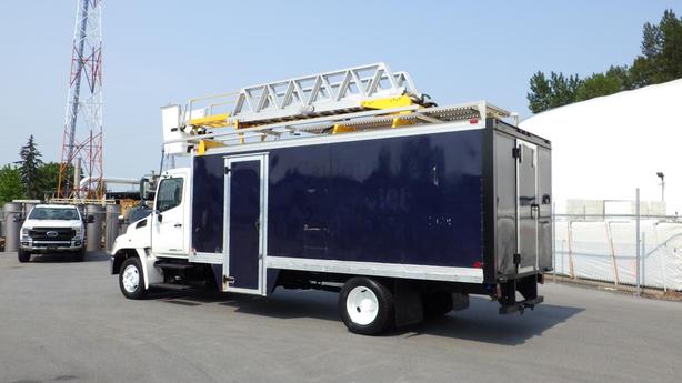 2013 Hino 268 Cube Van With  Bucket 3 Seater Diesel image 7