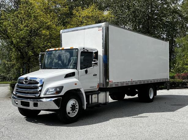 2020 Hino 338 24 Foot 5 Ton Cube Van with Maxon Power Tailgate With Hydraulic Br image 5