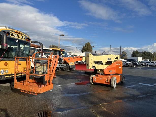 2012 JLG E400AJFN Boom Lift Electric image 4