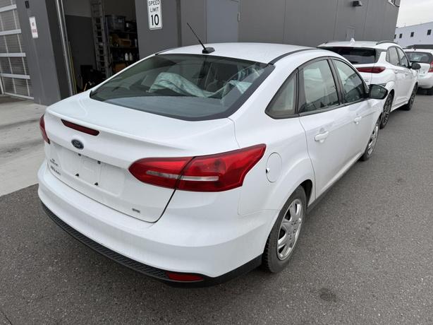 2018 Ford Focus SE ! BACKUP CAMERA! POWER WINDOWS & LOCKS! NO ACCIDENT! image 4