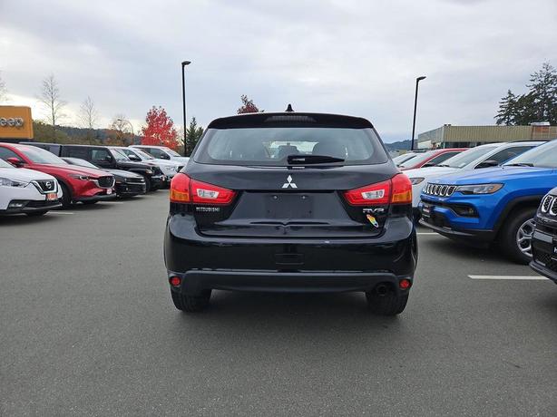 2017 Mitsubishi RVR | No Reported Accidents | Heated Seats! image 5