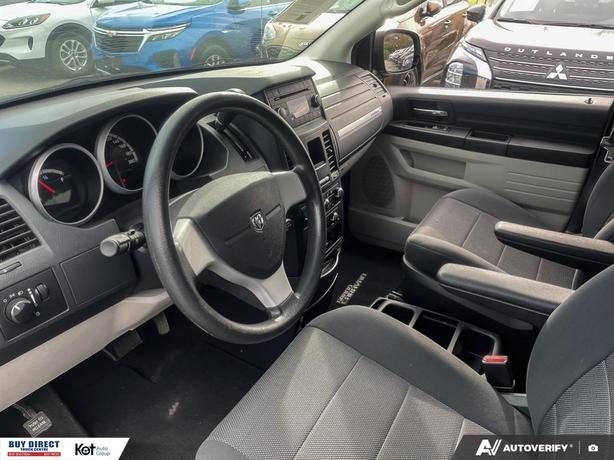 2008 Dodge Grand Caravan SE  AUTO, BLACK INTERIOR, THREE ROWS, STOW&GO COMPARTME image 6