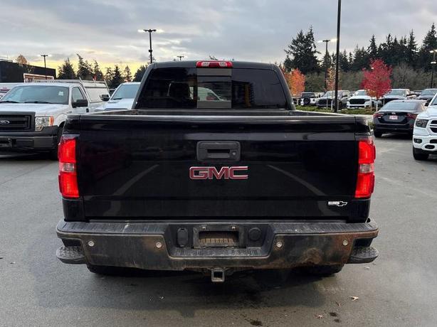 2015 GMC Sierra 1500 SLE | Heated Seats! image 5