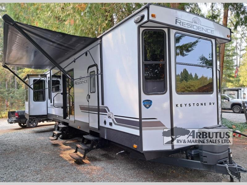 Used 2023 Keystone RV Residence 401RDEN display photo