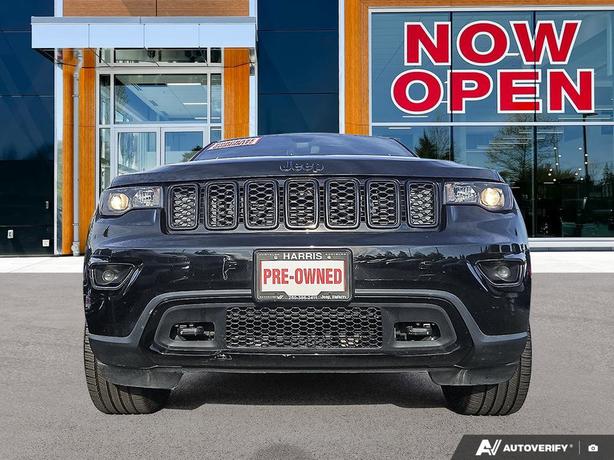 2018 Jeep Grand Cherokee Laredo 4x4 | Power Sunroof | Heated Seats! image 2