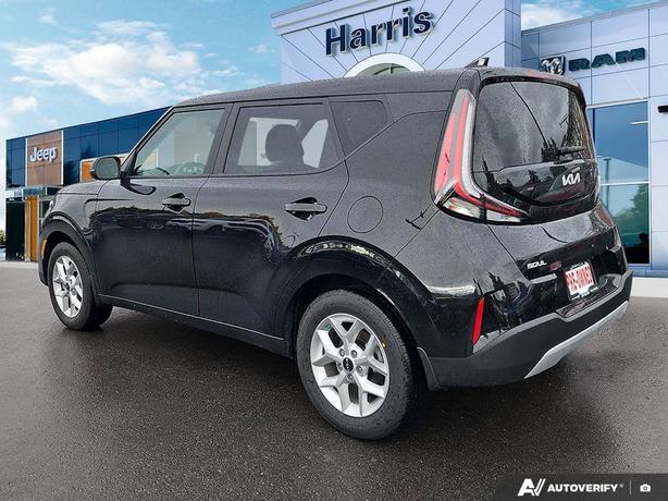 2025 Kia Soul EX | No Reported Accidents | One Owner | Low KM!! image 4