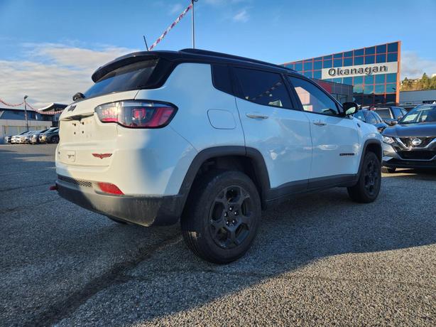 2023 Jeep Compass Trailhawk | Premium Alpine Speakers | Bluetooth | Remote Start image 3