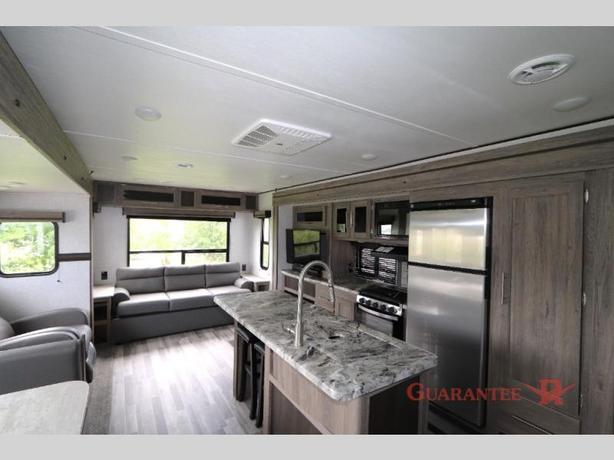 Used 2022 CrossRoads RV Zinger ZR340MB image 8