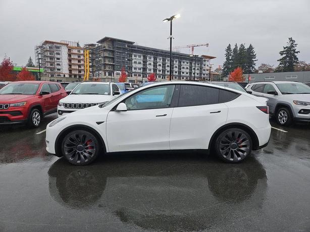 2021 Tesla Model Y Performance AWD | GPS Navigation | Heated Seats! image 3