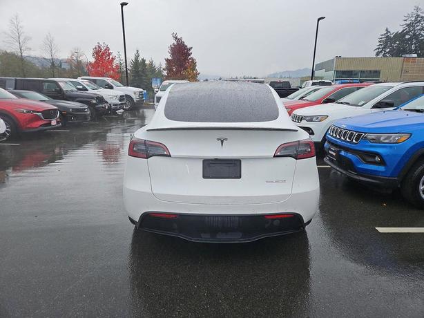 2021 Tesla Model Y Performance AWD | GPS Navigation | Heated Seats! image 5