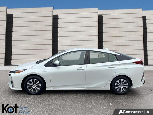 2021 Toyota Prius Prime Base ADAPTIVE CRUISE CONTROL! APPLE CARPLAY & ANDROID AU image 3