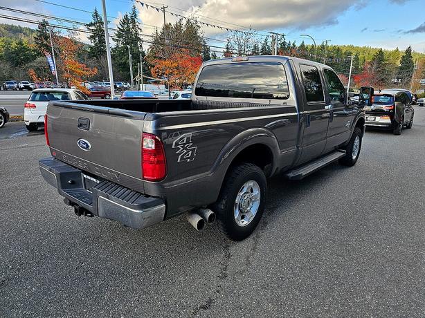 2011 Ford  Super Duty F-250 Pickup XLT image 4