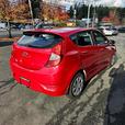 2013 Hyundai Accent 5-Door SE thumbnail image 4