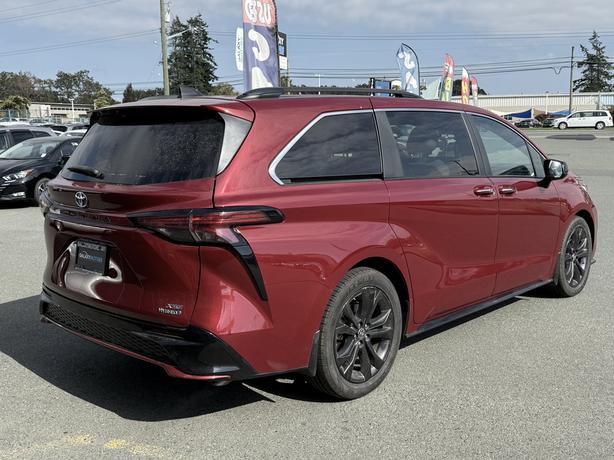 2023 Toyota Sienna XSE - Power Moonroof & Rear Dual Zone A/C image 6