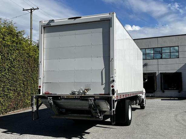 2021 Hino 338 24 Foot Cube Van Diesel with Power Tailgate image 8