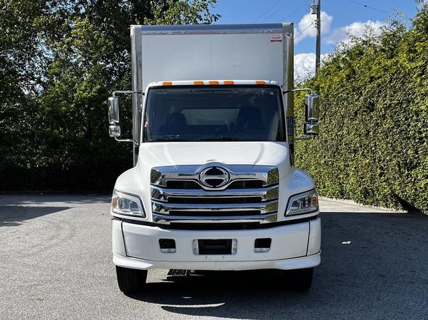 2021 Hino 338 24 Foot Cube Van Diesel with Power Tailgate image 3